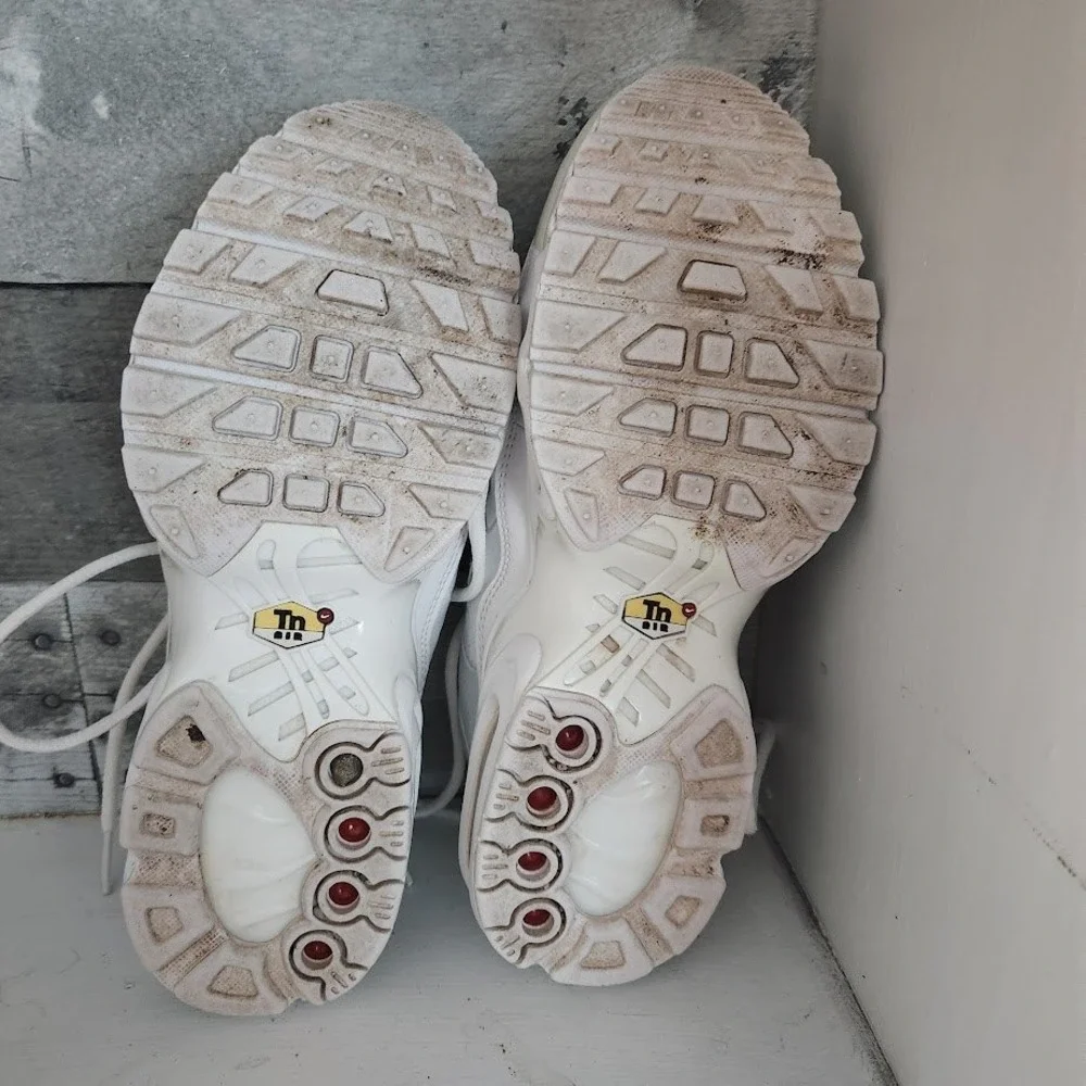 Nike‎ Air Max Plus GS CW7044-100 Triple White Sneakers Kids Size 5.5Y